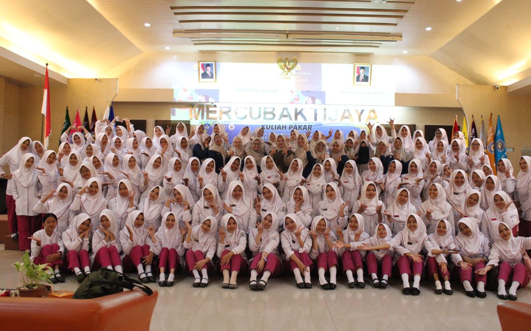 Prodi S1 Kebidanan Gelar Kuliah Pakar Bedah Buku Asuhan Kebidanan Perdarahan Pasca Persalinan