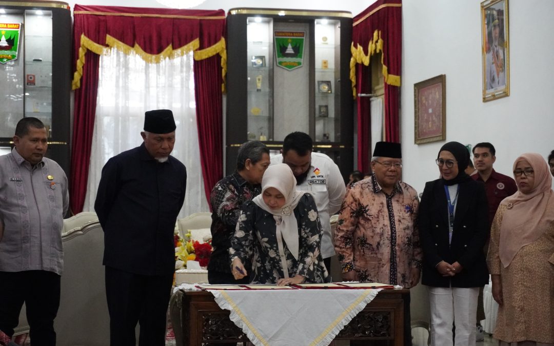 Universitas Mercubaktijaya Teken MoU dengan Pemerintah Provinsi Sumatera Barat
